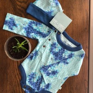 NWT Finn & Emma Body Suit & Hat